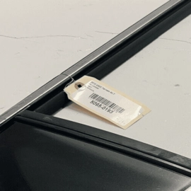 GMC TERRAIN 2018 - 2023 REAR PASSENGER DOOR WINDOW RUN CHANNEL W/FIXED GLAS