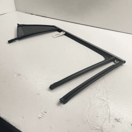 GMC TERRAIN 2018 - 2023 REAR PASSENGER DOOR WINDOW RUN CHANNEL W/FIXED GLAS