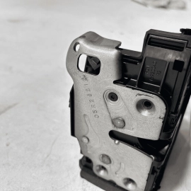 2018 - 2023 GMC TERRAIN FRONT RIGHT PASSENGER SIDE DOOR LOCK LATCH ACTUATOR