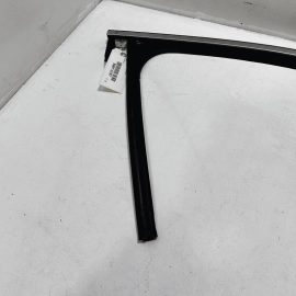 18-23 GMC TERRAIN FRONT PASSENGER DOOR GLASS RUN CHANNEL WEATHERSTRIP SEAL 