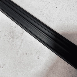 18-23 GMC TERRAIN FRONT PASSENGER DOOR GLASS RUN CHANNEL WEATHERSTRIP SEAL 