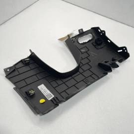 GMC TERRAIN 2018 - 2021 DASH LEFT STEERING COLUMN KNEE BOLSTER TRIM COVER O