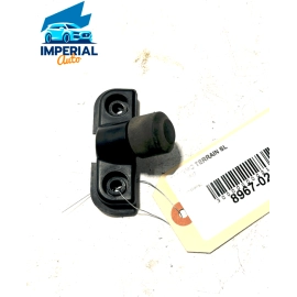 2018 - 2023 GMC TERRAIN TAILGATE RIGHT SIDE BACK DOOR BUMPER BUFFER WEDGE O