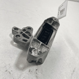 2018-2022 GMC TERRAIN 1.5L AWD TRANSMISSION MOUNT SUPPORT BRACKET OEM