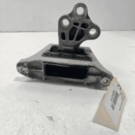 2018-2022 GMC TERRAIN 1.5L AWD TRANSMISSION MOUNT SUPPORT BRACKET OEM