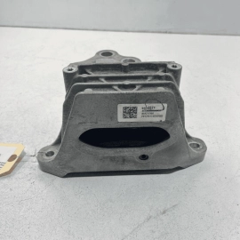 2018-2022 GMC TERRAIN 1.5L AWD TRANSMISSION MOUNT SUPPORT BRACKET OEM
