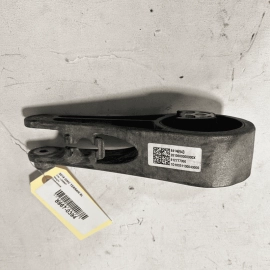 2018 - 2023 GMC TERRAIN TRANSMISSION LOWER MOUNT SUPPORT BRACKET OEM