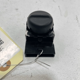 2018-2019-2020-2021-2022-2023 GMC TERRAIN FRONT LEFT SEAT LUMBAR SWITCH OEM 2018-2019-2020-2021-2022-2023 GMC TERRAIN FRONT LEFT SEAT LUMBAR SWITCH OEM
