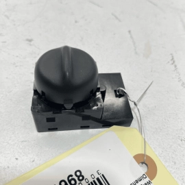 2018-2019-2020-2021-2022-2023 GMC TERRAIN FRONT LEFT SEAT LUMBAR SWITCH OEM 2018-2019-2020-2021-2022-2023 GMC TERRAIN FRONT LEFT SEAT LUMBAR SWITCH OEM