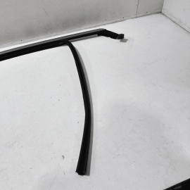 Front Right Door Glass Run Channel Weatherstrip Seal GMC Terrain 2018-2023 