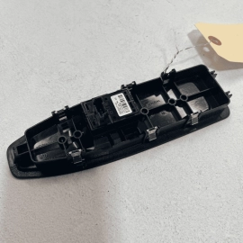 2017-2020 BMW 430I FRONT RIGHT PASSENGER DOOR WINDOW CONTROL SWITCH BUTTON  2017-2020 BMW 430I FRONT RIGHT PASSENGER DOOR WINDOW CONTROL SWITCH BUTTON