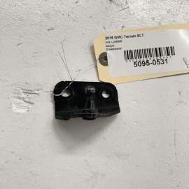 2018 - 2021 GMC TERRAIN EQUINOX TAILGATE RIGHT LIFT CYLINDER STRUT BRACKET 