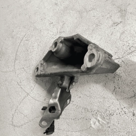 Toyota Camry XSE 2018-2023 Front Left Side Driver Engine Mount Bracket OEM 