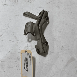2018-2023GMC TERRAIN  1.5L ENGINE FRONT EXHAUST PIPE LOWER MOUNT BRACKET OE