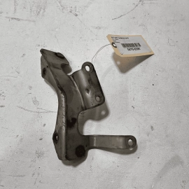 2018-2023GMC TERRAIN  1.5L ENGINE FRONT EXHAUST PIPE LOWER MOUNT BRACKET OE