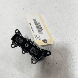 2018 - 2021 JEEP GRAND CHEROKEE FRONT CENTER CONSOLE AUX USB SWITCH OEM