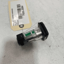 2019-21 JEEP GRAND CHEROKEE Cigarette Lighter Socket Power Outlet & Cap Ass