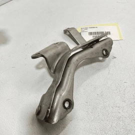 GMC TERRAIN SL 2018-2023 1.5L ENGINE FRONT EXHAUST PIPE LOWER MOUNT BRACKET
