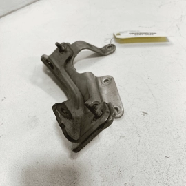 GMC TERRAIN SL 2018-2023 1.5L ENGINE FRONT EXHAUST PIPE LOWER MOUNT BRACKET