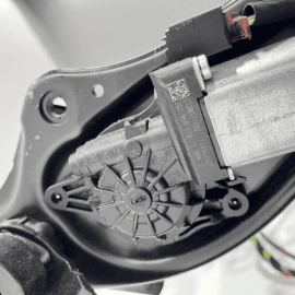 2017-2020 AUDI Q7 FRONT RIGHT PASSENGER SIDE SEAT LOWER TRACK FRAME  & MOTO 2017-2020 AUDI Q7 FRONT RIGHT PASSENGER SIDE SEAT LOWER TRACK FRAME  & MOTO