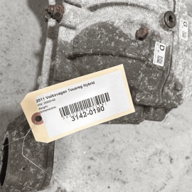 2011 - 2016 VOLKSWAGEN TOUAREG 4WD REAR DIFFERENTIAL AXLE CARRIER OEM