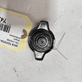 2018 - 2023 TOYOTA CAMRY SE Engine Radiator Reservoir Filler Cap OEM