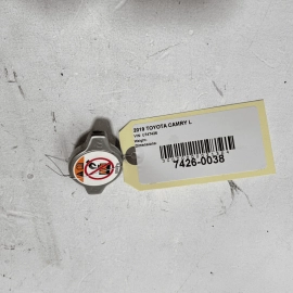 2018 - 2023 TOYOTA CAMRY SE Engine Radiator Reservoir Filler Cap OEM