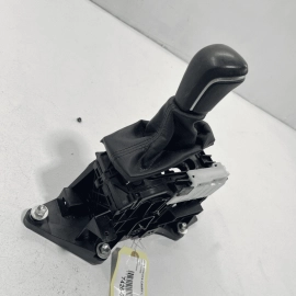 2018-2020 TOYOTA CAMRY AUTOMATIC TRANSMISSION GEAR SHIFTER LEVER AND KNOB O