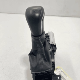 2018-2020 TOYOTA CAMRY AUTOMATIC TRANSMISSION GEAR SHIFTER LEVER AND KNOB O