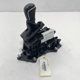2018-2020 TOYOTA CAMRY AUTOMATIC TRANSMISSION GEAR SHIFTER LEVER AND KNOB O