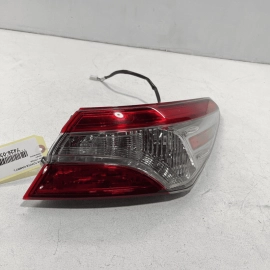 2018 - 2020 TOYOTA CAMRY REAR RIGHT PASSENGER SIDE OUTER TAILLIGHT LAMP OEM