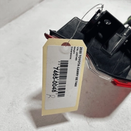 2018 - 2020 TOYOTA CAMRY REAR RIGHT PASSENGER SIDE OUTER TAILLIGHT LAMP OEM