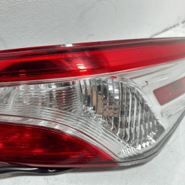 2018 - 2020 TOYOTA CAMRY REAR RIGHT PASSENGER SIDE OUTER TAILLIGHT LAMP OEM