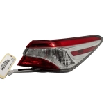 2018 - 2020 TOYOTA CAMRY REAR RIGHT PASSENGER SIDE OUTER TAILLIGHT LAMP OEM