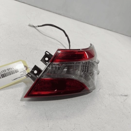2018 - 2020 TOYOTA CAMRY REAR RIGHT PASSENGER SIDE OUTER TAILLIGHT LAMP OEM