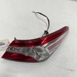 2018 - 2020 TOYOTA CAMRY REAR RIGHT PASSENGER SIDE OUTER TAILLIGHT LAMP OEM