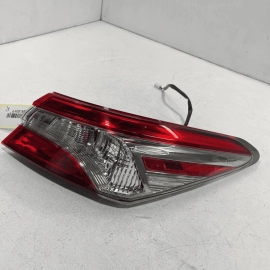 2018 - 2020 TOYOTA CAMRY REAR RIGHT PASSENGER SIDE OUTER TAILLIGHT LAMP OEM
