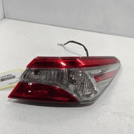 2018 - 2020 TOYOTA CAMRY REAR RIGHT PASSENGER SIDE OUTER TAILLIGHT LAMP OEM