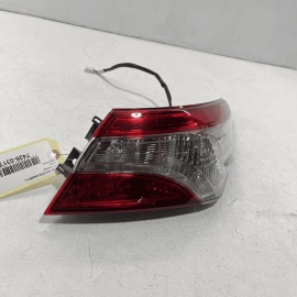2018 - 2020 TOYOTA CAMRY REAR RIGHT PASSENGER SIDE OUTER TAILLIGHT LAMP OEM