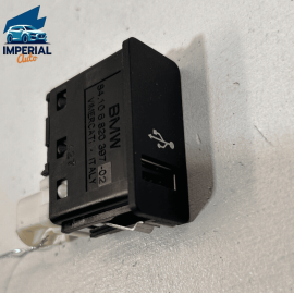 2018 - 2020 BMW X1 xDrive28i  F48 X2 CENTER CONSOLE USB CHARGING PORT SOCKE