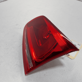 2011 - 2013 VOLKSWAGEN TOUAREG Rear Right Inner Tail Light Lamp Assembly OE
