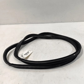2018-2023 KIA RIO LX SEDAN TRUNK LID WEATHERSTRIP SEAL REAR SIDE OEM