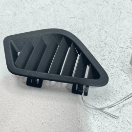 2017-20 BMW 430xi F32 DASH PASSENGER SIDE CORNER AIR VENT GRILL DEFROST TRI 2017-20 BMW 430xi F32 DASH PASSENGER SIDE CORNER AIR VENT GRILL DEFROST TRI