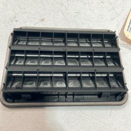 REAR LEFT or RIGHT QUARTER AIR VENT PRESSURE GRILLE 2017-2020 BMW 430i OEM  REAR LEFT or RIGHT QUARTER AIR VENT PRESSURE GRILLE 2017-2020 BMW 430i OEM