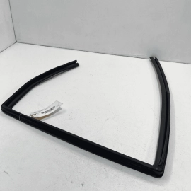 2011-21 JEEP GRAND CHEROKEE REAR DRIVER DOOR GLASS RUN WEATHERSTRIP SEAL OE