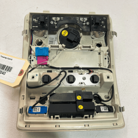 2011 - 2014 VOLKSWAGEN TOUAREG CENTER OVERHEAD CONSOLE FRONT MAP DOME LIGHT