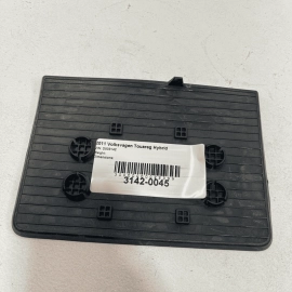 2011 - 2017 VOLKSWAGEN TOUAREG DASHBOARD STORAGE BOX COMPARTMENT PAD MAT OE 2011 - 2017 VOLKSWAGEN TOUAREG DASHBOARD STORAGE BOX COMPARTMENT PAD MAT OE