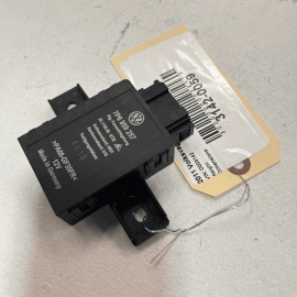 2011 VOLKSWAGEN TOUAREG HYBRID SEAT BACKREST RELEASE CONTROL MODULE OEM