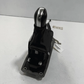 2011-2012 VOLKSWAGEN TOUAREG AUTOMATIC GEAR SHIFTER SELECTOR LEVER & CABLE 