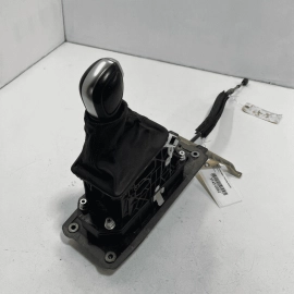 2011-2012 VOLKSWAGEN TOUAREG AUTOMATIC GEAR SHIFTER SELECTOR LEVER & CABLE 